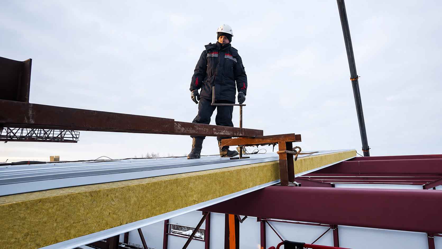 Нержавеющая панель для кровли производственного объекта